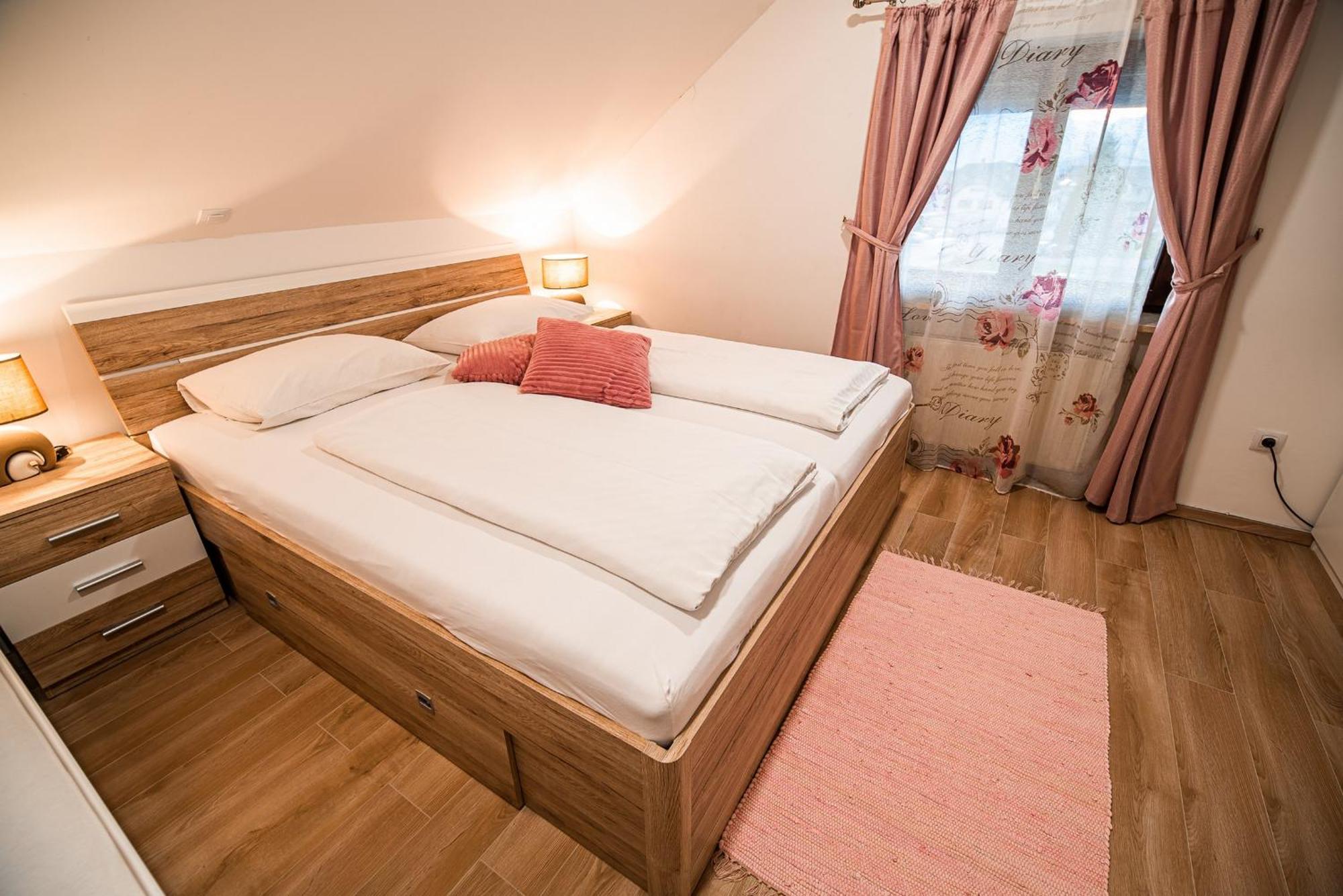 Guesthouse Leski Dvor Lesce  Quarto foto